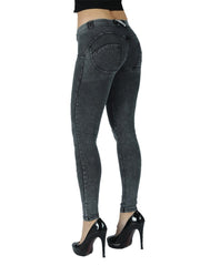 Load image into Gallery viewer, Low Waist Booty Popping Jeans