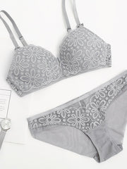 Load image into Gallery viewer, Detailed Lace Bra & Underwear Set