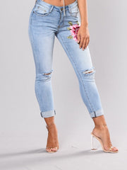 Load image into Gallery viewer, Flower Embroidered Ripped Jeans