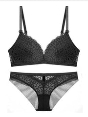 Load image into Gallery viewer, Detailed Lace Bra & Underwear Set