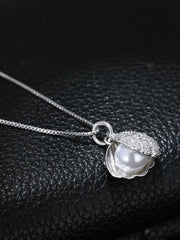 Load image into Gallery viewer, Shell Pearl Necklaces & Pendants