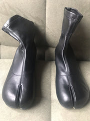 Load image into Gallery viewer, Split Toe Ankle Boots