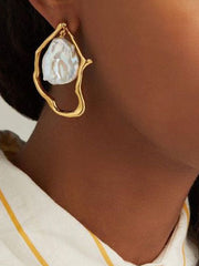 Load image into Gallery viewer, Irregular Shape Pearl Earrings
