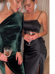 Load image into Gallery viewer, One-Off Shoulder Velvet Dress