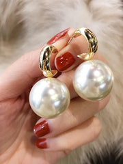 Load image into Gallery viewer, Oversized Pearl Drop Earring
