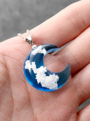 Load image into Gallery viewer, Moon Pendant Necklace
