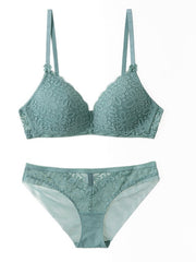 Load image into Gallery viewer, Detailed Lace Bra &amp; Underwear Set
