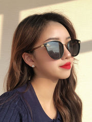 Load image into Gallery viewer, Bee Fashion Sunglasses
