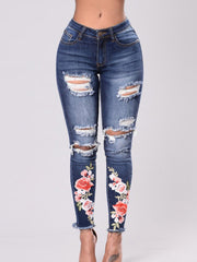 Load image into Gallery viewer, Ripped Jeans Embroidered 
