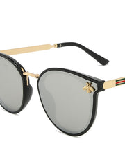 Load image into Gallery viewer, Bee Fashion Sunglasses
