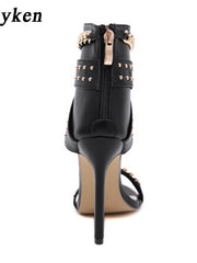 Load image into Gallery viewer, Chain High Heel
