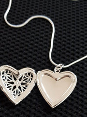 Load image into Gallery viewer,  Sterling Silver Chain &amp; Heart Pendant

