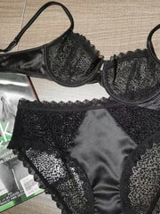 Load image into Gallery viewer, Bras &amp; Panties Set
