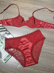 Load image into Gallery viewer, Bras &amp; Panties Set
