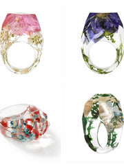 Load image into Gallery viewer, Handmade Dried Flower Resin Ring 
