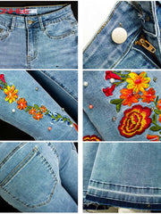 Load image into Gallery viewer, Embroidered Flare Legs  Jeans

