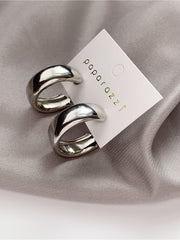 Load image into Gallery viewer, Thick Hoop Earrings
