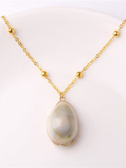 Load image into Gallery viewer, Beach Shell Pendant Necklace
