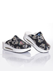 Load image into Gallery viewer, Clogs
