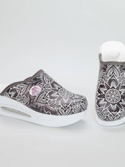 Load image into Gallery viewer, Clogs
