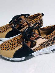 Load image into Gallery viewer, Lace-Up Sneakers
