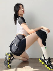 Load image into Gallery viewer, Scrunch Butt Shorts With Back Pockets
