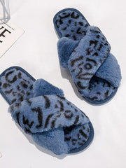 Load image into Gallery viewer, Slippers
