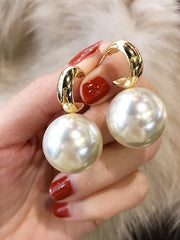 Load image into Gallery viewer, Oversized Pearl Drop Earring
