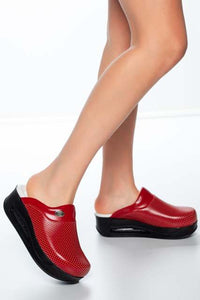 Non-Slip Clogs